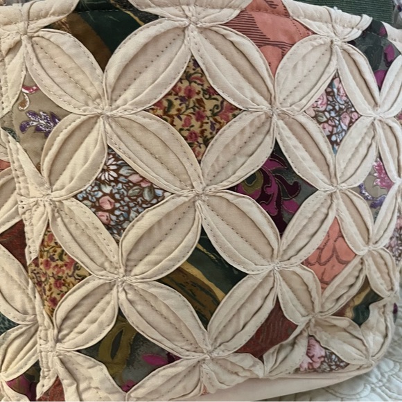 Patchwork Quilted Fabric Two Handle Tote Bag Purse - Picture 4 of 10